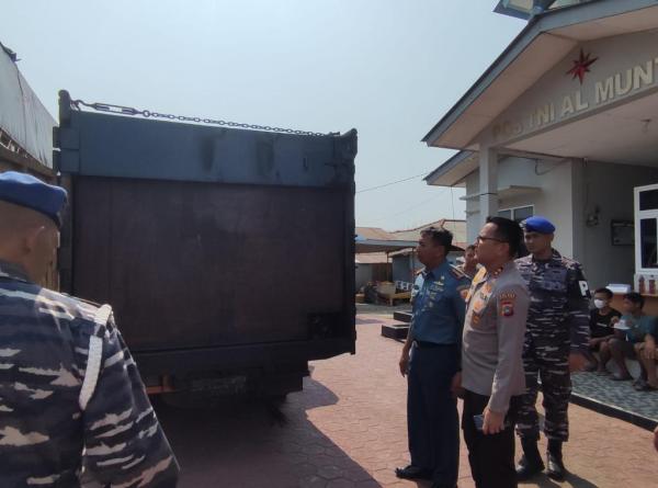 TNI AL Gagalkan Penyelundupan Puluhan Ton Minyak Cong asal Sumatera Selatan