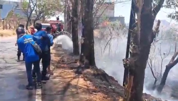 Gegara Bakar Sampah, 3 Hektare Lahan di Parepare Terbakar dan Nyaris Menjalar ke Permukiman Warga