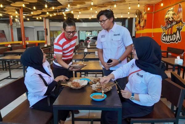 Sate Asin Garuda Buka di Tengah Kota Surabaya, Siap Layani Pelanggan Hingga Subuh