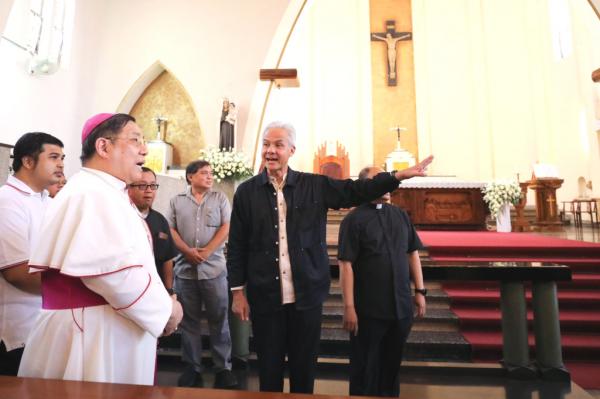 Temui Uskup Malang Mgr Henricus Pidyarto Gunawan, Ganjar Tegaskan Komitmen Menjaga Kebangsaan