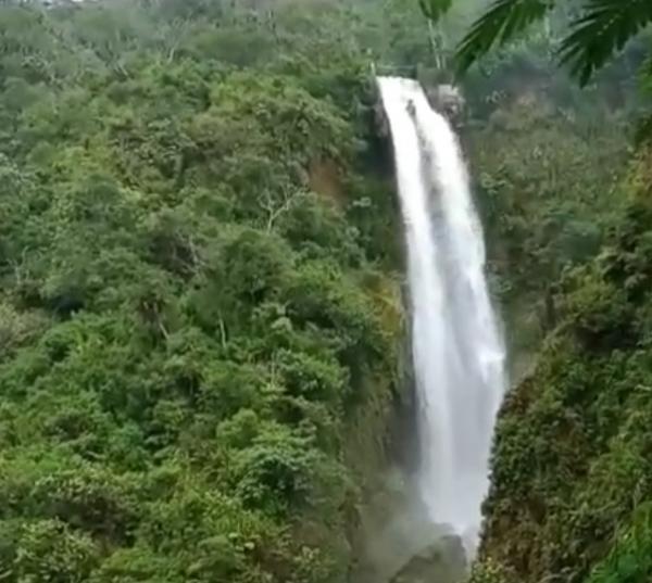 Menikmati Keindahan Alam Curug Agung Gunung Galunggung, Destinasi Wisata Tersembunyi di Tasikmalaya