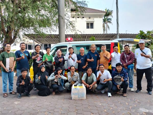PWI Karawang Berbagi Rezeki, Bagikan 250 Box Makanan Gratis Untuk Masyarakat Fakir