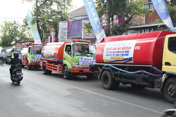 HUT BPR BKK Kebumen, Gelar Bantuan Air Bersih 100 Tangki