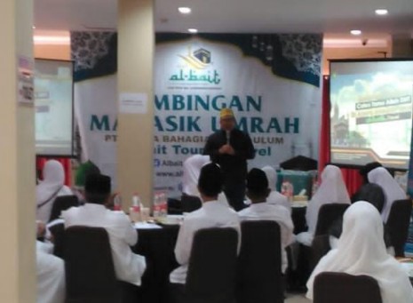 Al-Bait Tour and Travel Cirebon Gelar Manasik Umroh