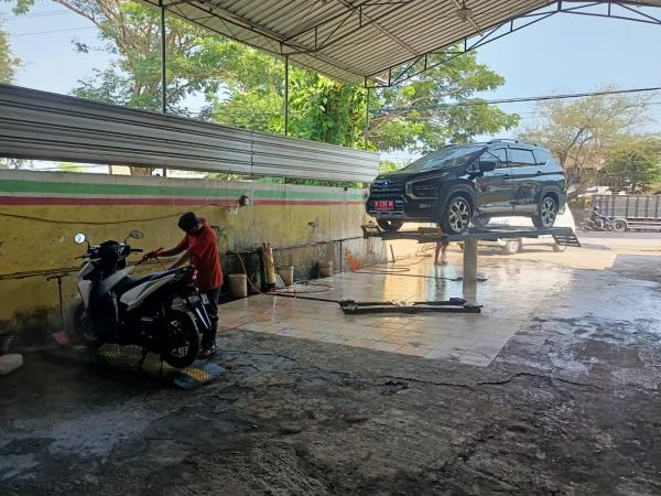 Debu Beterbangan saat Musim Kemarau, Tempat Cuci Mobil di Probolinggo Ramai Pelanggan