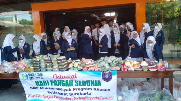 Peringati Hari Pangan Sedunia, SMP Muhammadiyah PK Kottabarat Surakarta Gelar Sedekah Pangan