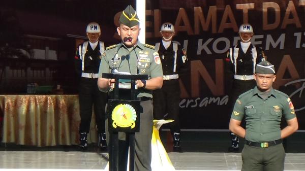 Pimpin Upacara Bendera, Kasrem 131 Santiago Sampaikan Amanat Panglima TNI Tentang Netralitas