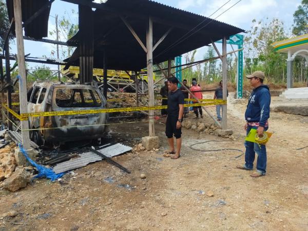 Mobil Tokoh Agama Sampang Terbakar, Polres Turun Lakukan Olah TKP
