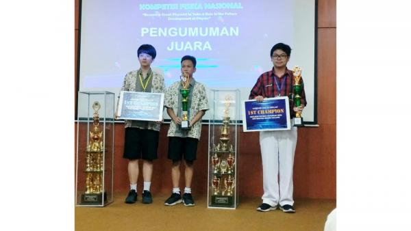 Siswa SMA St Carolus Raih Juara 1 Fisika Piala Bergilir Kemenristekdikti