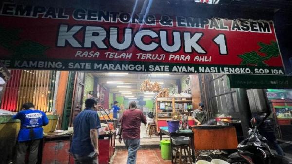 9 Tempat Makan Empal Gentong Legendaris dan Super Enak di Cirebon