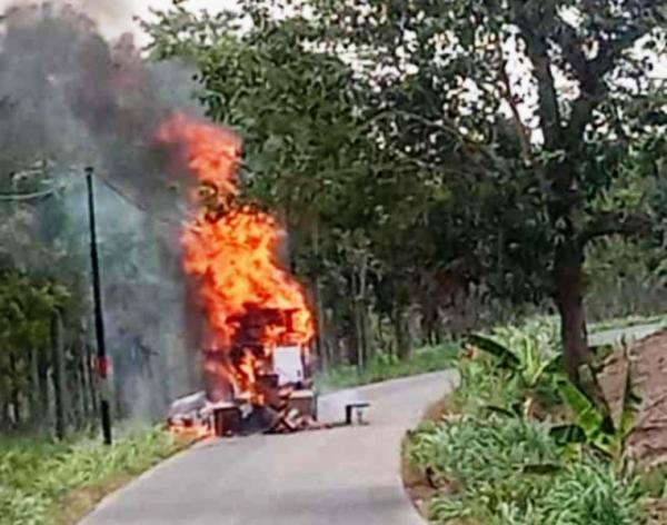 Waduh, Mobil Muat Mebel Terbakar di Wirosari Grobogan, Kerugian Rp110 Juta