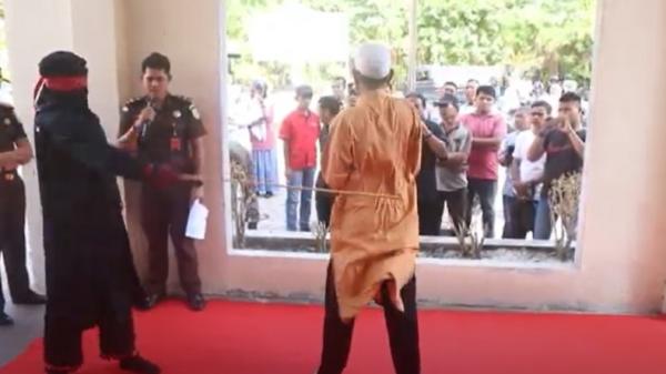 Lima Warga Aceh Selatan di Hukum Cambuk, Seorang Diantaranya Dicambuk 158 Kali
