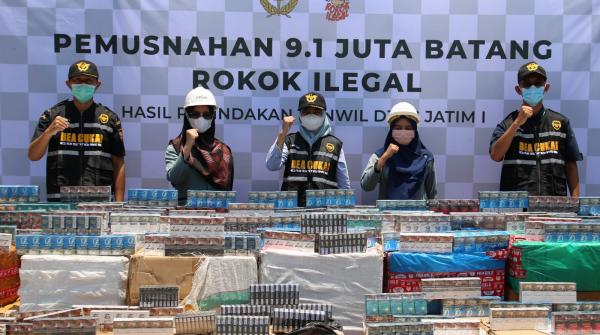 Bea Cukai Musnahkan 9,1 Juta Batang Rokok Ilegal di Mojokerto