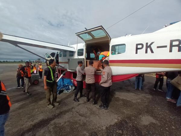 Pekerja Pembangunan Puskesmas Omukia Korban Penyerangan KKB Dievakuasi ke Timika