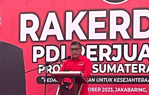 Isu Jokowi Bakal Loncat ke Golkar, Hasto Respons dengan Menyindir Permintaan Jabatan 3 Periode