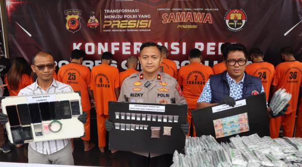 Polisi Tangkap 12 Pengedar Narkoba Sistem Tempel di Cirebon, 2 Perempuan