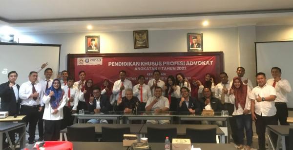 PERADI Gresik Gelar Pendidikan Profesi Advokat di UWP Surabaya, Ini Pesan Ketua DPC
