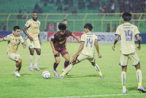PSM Makassar Taklukkan Arema FC di Liga 1 2023-2024, Skor 3-0