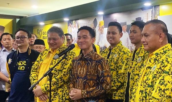 Gibran Beri Sinyal Hengkang dari PDIP dan Maju Pilpres Dampingi Prabowo