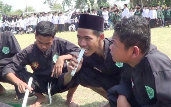 Atraksi di Hari Santri Nasional di Kecamatan Gubug Bikin Deg-Degan Lho