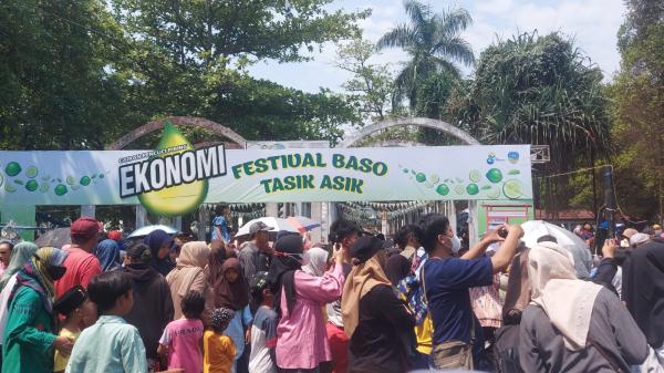 Festival Bakso Gratis di Kota Tasikmalaya, Belasan Ribu Porsi Ludes dalam Tempo Satu Setengah Jam