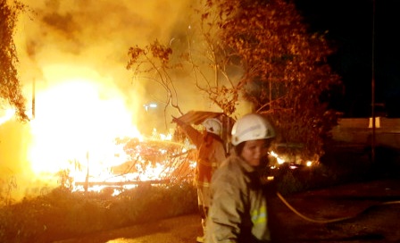 Mess Karyawan di Penjaringan Jakarta Utara Ludes Terbakar