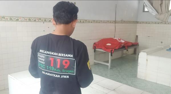 Identitas Jasad Pria Membusuk Dalam Posisi Sujud Di Kebun Kosong Sragen Terungkap 7035