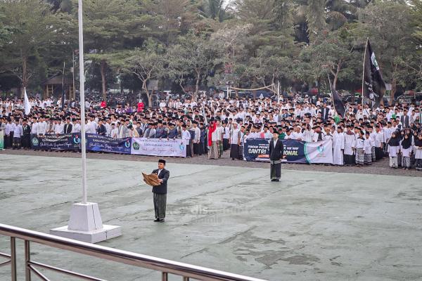 Peringati Hari Santri Nasional, Ribuan Santri di Ciamis Lantunkan Sholawat Nariyah