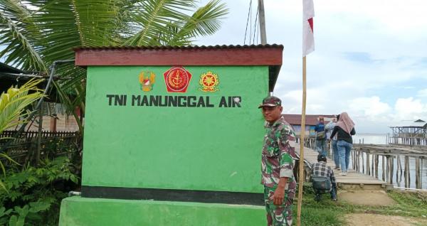 Aksi Heroik Sertu Tagris Ayomi, Prajurit TNI Pulang Kampung demi Penuhi Air Bersih buat Warga Sorong