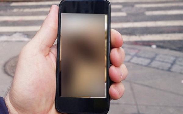 Duh ! Diputusin Pacar, Pria Ini Sebar Foto Telanjang Mantan ke Grup WhatsApp