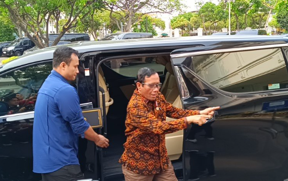 Jokowi Restui Mahfud MD Maju Cawapres