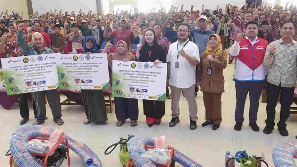 1.228 Petani di Brebes Sumringah, Terima Bantuan Aspirasi Pompa Air BBG dari Paramitha