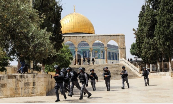 Israel Tutup Akses Masjid Al Aqsa