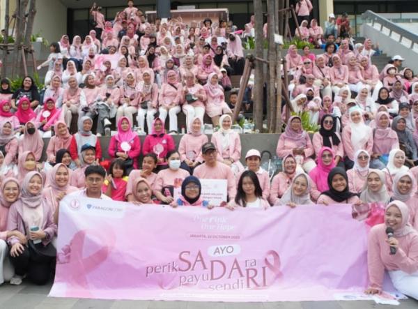Tingkatkan Kesadaran Kanker Payudara, Wardah Bagikan 5000 Lip Cream Pink
