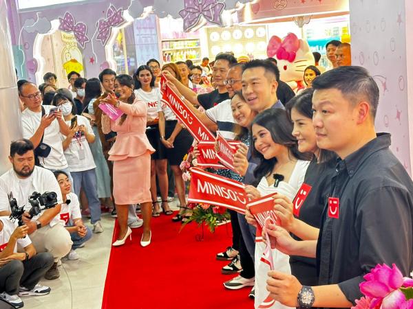 Re-Opening Miniso Margocity Depok Kolaborasi Sanrio Diserbu Pengunjung