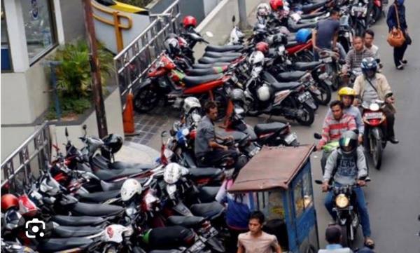 Parkir Liar Tepi Jalan Marak, PAD Dishub Kota Surabaya Bocor, Ini Titiknya