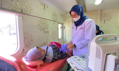 Rail Clinic Daop 3 Cirebon Berikan Layanan Kesehatan Gratis Warga Sekitar Stasiun Pasirbungur