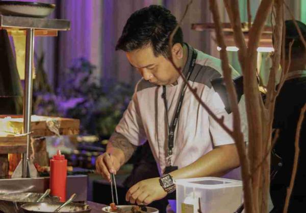 Ada Nuansa Halloween di Kampung Batik Laweyan, 3 Chef Saling Pamer