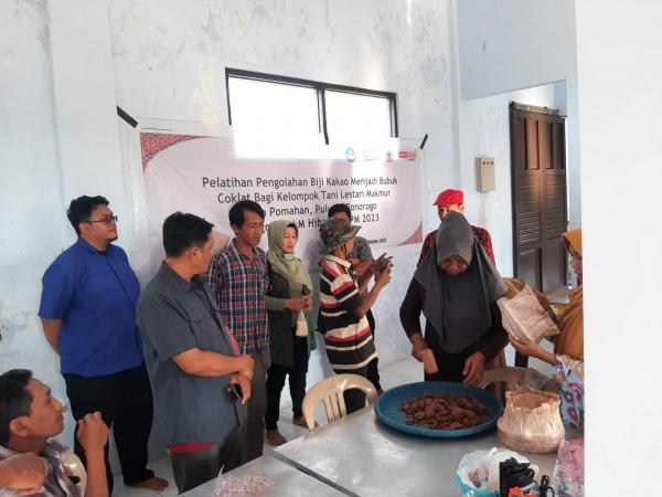 Untag Surabaya Bantu Petani Kakao Ponorogo Tingkatkan Nilai Ekonomi Hasil Panen