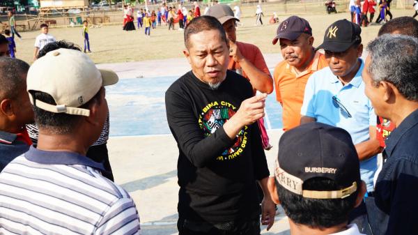 Pj Walikota Bima Muh Rum Boyong ASN, Tertibkan PKL di Lapangan Pahlawan Kota Bima