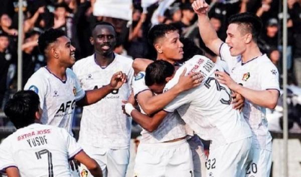 Liga 1: Persik Kediri Bantai Persebaya Surabaya 4-0