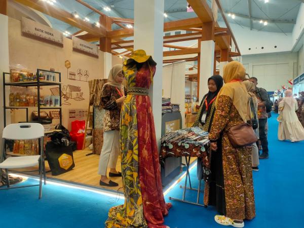 Ikuti Trade Expo Indonesia 2023, Batik Indra Binaan Kilang Balongan Siap Go Internasional