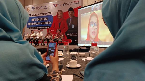 100 Guru Surabaya-Sidoarjo Bahas Kurikulum Merdeka, Puti Ingatkan Bonus Demografi 2045