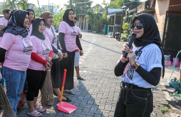 Sosialisasi Unik Srikandi Ganjar di Semarang, Ajak Warga Bersihkan Lingkungan Cegah Penyakit