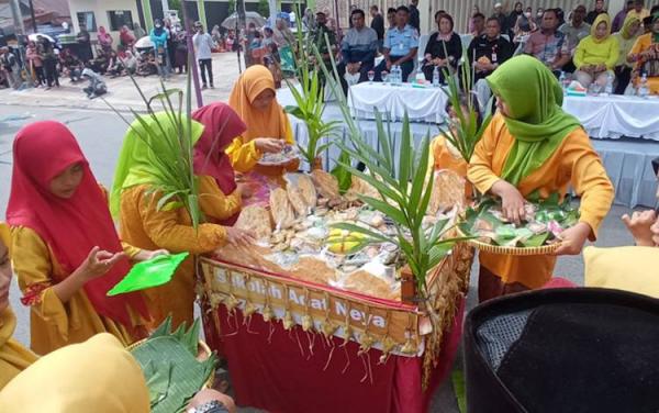 Peringati HUT Kobar ke-64, Pemkab Gelar Festival Mahampar Wadai 5