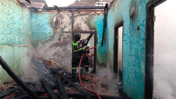 Rumah Warga di Kuningan Kebakaran, Uang Tunai Puluhan Juta Rupiah Turut Terbakar