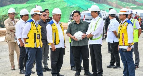 Presiden Jokowi Tinjau Pembangunan Jalan Tol IKN, Target Juni 2024 Rampung