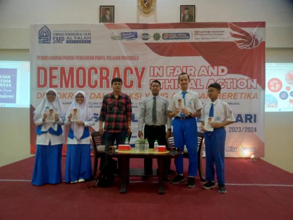 SMP Al Falah Deltasari Ajak Siswa Belajar Demokrasi yang Aplikatif