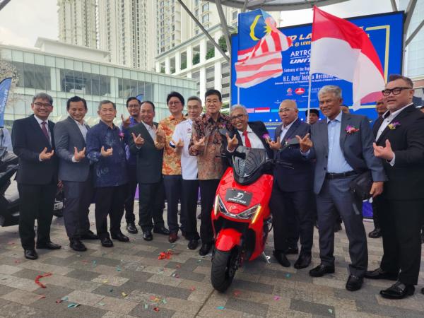 Sah! United E-Motor Resmi Mengaspal di Malaysia
