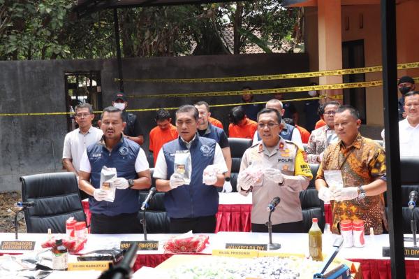 3 Pelakunya Ditangkap di Depok, Bareskrim Bongkar Peredaran Narkoba Modus Keripik Pisang